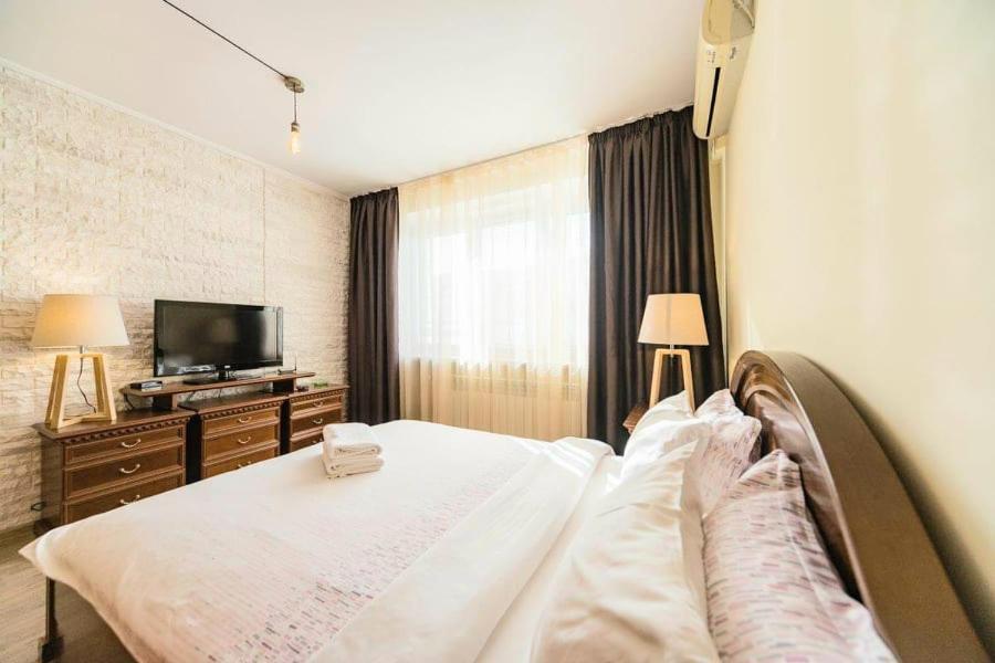 1 Room 65M2 Center Of Obolon Near River Side. Kijów Zewnętrze zdjęcie