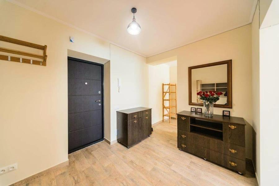1 Room 65M2 Center Of Obolon Near River Side. Kijów Zewnętrze zdjęcie